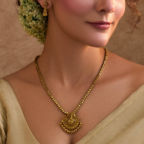 Aarshika Antique Pendant Set