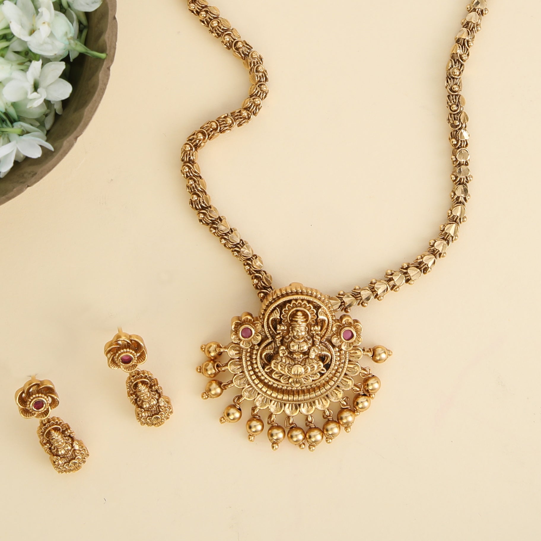 Aarshika Antique Pendant Set